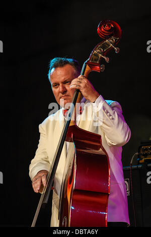 Senigallia, Italien. 3. August 2013. Summer Jamboree [International Festival 60 Wiederbelebung & Rock'n'Roll], Jackson Sloan erklingt, in Foro Annonario in Senigallia, Italien am 3. August 2013. Bildnachweis: Valerio Agolino/Alamy Live-Nachrichten Stockfoto