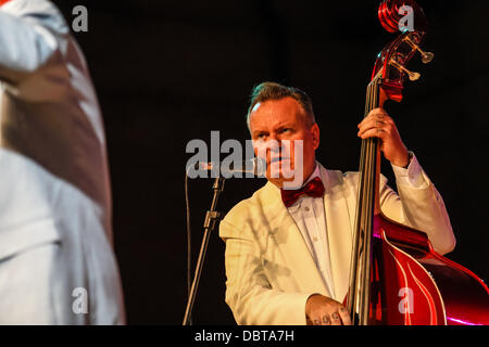 Senigallia, Italien. 3. August 2013. Summer Jamboree [International Festival 60 Wiederbelebung & Rock'n'Roll], Jackson Sloan erklingt, in Foro Annonario in Senigallia, Italien am 3. August 2013. Bildnachweis: Valerio Agolino/Alamy Live-Nachrichten Stockfoto