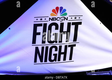 Uncasville, Connecticut, USA. 4. August 2013. 3. August 2013: Einen Überblick über die NBC Sports-Banner im Mohegan Sun Arena. Mchunu besiegt Chambers über einstimmigen Beschluss. Anthony Nesmith/CSM/Alamy Live-Nachrichten Stockfoto