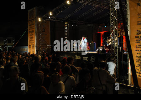 Senigallia, Italien. 3. August 2013. Summer Jamboree [International Festival 60 Wiederbelebung & Rock'n'Roll], Jackson Sloan erklingt, in Foro Annonario in Senigallia, Italien am 3. August 2013. Bildnachweis: Valerio Agolino/Alamy Live-Nachrichten Stockfoto