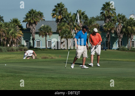 Golfen auf dem Golfplatz Amelia im Mallory Hill Country Club in The Villages, Florida Bewohner. Stockfoto