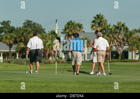 Golfen auf dem Golfplatz Amelia im Mallory Hill Country Club in The Villages, Florida Bewohner. Stockfoto