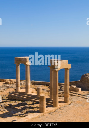 Ruinen des antiken Tempels. Lindos. Insel Rhodos. Griechenland in einem sonnigen Tag. Stockfoto