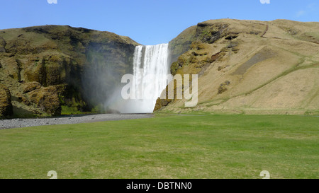 Skogafoss Wasserfall im Süden Islands. Stockfoto