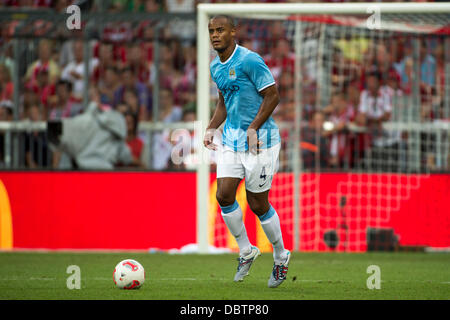 Vincent Kompany (Man.C), 1. August 2013 - Fußball / Fußball: Audi Cup 2013 Finale Match zwischen FC Bayern München 2-1 Manchester City im Allianz Arena in München. (Foto von Maurizio Borsari/AFLO) [0855] Stockfoto