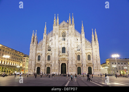 Piazza del Duomo und der Fassade des Doms in Mailand Italien Stockfoto