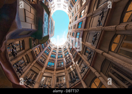 Inneren Fisch Blick auf La Pedrera (Casa Mila), Passeig de Gracia, Barcelona, Katalonien, Spanien Stockfoto