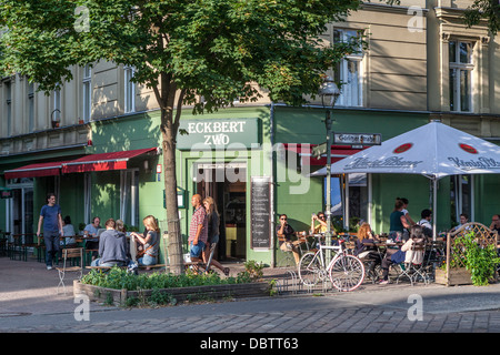 Eckbert Zwo - Café, Bar, Restaurant mit Speisen im freien - Gorlitzerstrasse, Kreuzberg, Berlin Stockfoto