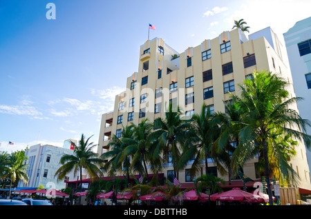 Die Niederlande R5F Ferienhäuser Eigentumswohnungen in einem Gebäude im Art-Deco-Stil am Ocean Drive, South Beach, Miami, Florida. Stockfoto