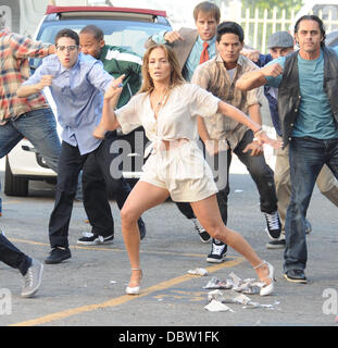 Jennifer Lopez führt ein Tanzprogramm mit backing-Tänzer am Filmset in Los Angeles Los Angeles, Kalifornien - 23.08.11 Stockfoto