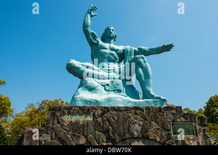 Frieden-Statue im Friedenspark, Nagasaki, Kyushu, Japan, Asien Stockfoto