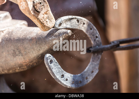 Reparatur von Hufeisen Stockfoto