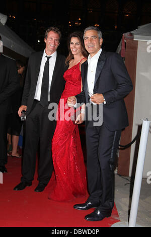 Cindy Crawford, Ehemann Rande Gerber und George Clooney, Ankunft im Hotel Excelsior vor die Öffnung Abendessen der 68. Venedig Film Festival Venedig, Italien - 31.08.11 Stockfoto