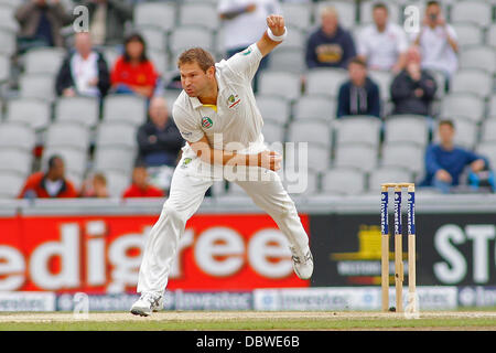 Manchester, UK. 5. August 2013. Ryan Harris tagsüber fünf der Investec Asche bowling 4. Testspiel im Old Trafford Cricket Ground, am 5. August 2013 in London, England. Bildnachweis: Mitchell Gunn/ESPA/Alamy Live-Nachrichten Stockfoto