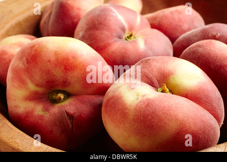 frische reife Donut Pfirsiche Stockfoto