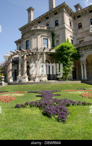 Newport, Rhode Island. Historische goldene Zeitalter Newport nach Hause, The Breakers für Cornelius Vanderbilt, c. 1895 gebaut. Stockfoto