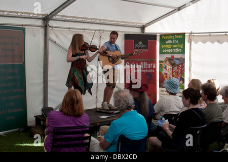 Volkskünstler auf Warwick Folk Festival, Warwick, UK Stockfoto