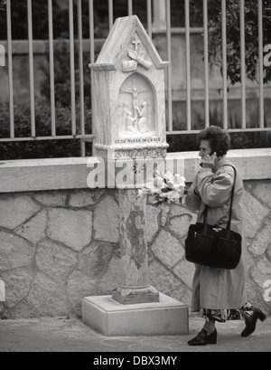 San Giovanni Rotondo von Anhängern des Padre Pio, der von Papst Johannes Paul II. heiliggesprochen wurde verehrt Stockfoto