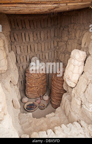 Wari Grab die Überreste von Huaca Pucllana, eines antiken Tempels in Miraflores Bezirk von Lima in Peru. Stockfoto