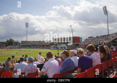 Manchester Fans Lancashire County Cricket Club Emirates Stadion Old Trafford für England gegen Australien Ashes cricket Stockfoto