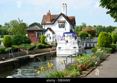 Die Sperre Goring Goring-on-Thames, Oxfordshire, England, Vereinigtes Königreich Stockfoto