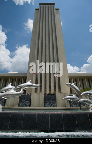 STORMSONG DOLPHIN SKULPTUR WALKER BRUNNEN NEW STATE CAPITOL BUILDING TALLAHASSEE FLORIDA USA Stockfoto