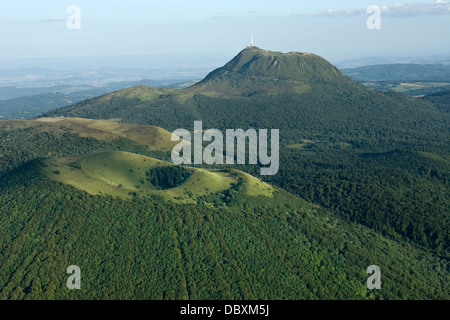 SCHLACKEN KEGEL KRATER PUY DE DOME CHAINE DES DURCHREISE NATURPARK VULKANE AUVERGNE MASSIV ZENTRALFRANKREICH Stockfoto