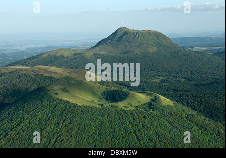 SCHLACKEN KEGEL KRATER PUY DE DOME CHAINE DES DURCHREISE NATURPARK VULKANE AUVERGNE MASSIV ZENTRALFRANKREICH Stockfoto