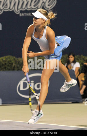 Toronto, Ontario, Kanada. 5. August 2013. Toronto, Ontario, Kanada, 5. August 2013. Eugenie Bouchard in Aktion während eines Doppel-Ausstellung match mit Monica Seles gegen Venus und Serena Williams während der WTA Rogers Cup im Rexall Centre in Toronto, Ontario, Kanada am 5. August. Gerry Angus/CSM/Alamy Live-Nachrichten Stockfoto