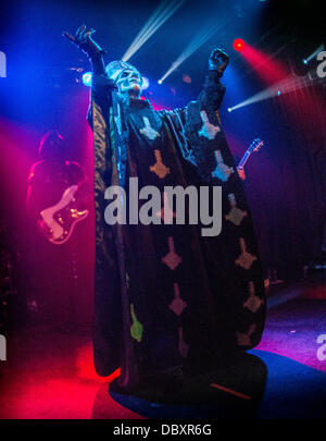 Heavy-Metal-band Ghost erklingt in Doppeltür in Chicago, Illinois im Jahr 2013 Stockfoto