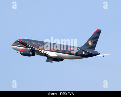 JY-AYS Royal Jordanian Airbus A320-232 - Cn 4853 Take-off 13july2013 2 Stockfoto