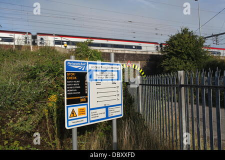 Ledburn, UK. Trainieren Sie 6. August 2013, Räubers Brücke, Ledburn, Bucks, UK. Ortsbild des Great Train Robbery auf 8. August 1963 wo einen königlichen Postzug £ 2,6 Millionen von 15 Mitgliedern des Bruce Reynolds Bande Credit geleert wurde: Neville Stile/Alamy Live News Stockfoto