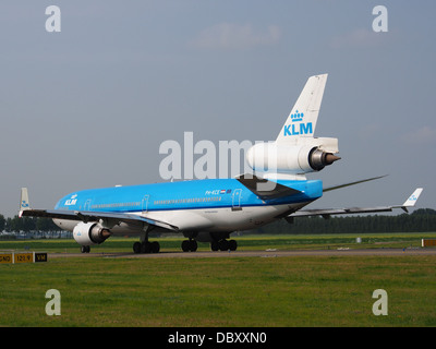PH-KCE ist ein McDonnell Douglas MD-11 Flugzeug, das von KLM Royal Dutch Airlines betrieben wird. Dieses Großraumflugzeug wurde für internationale Langstreckenflüge eingesetzt, bekannt für seine Zuverlässigkeit und seinen Passagierkomfort. Stockfoto