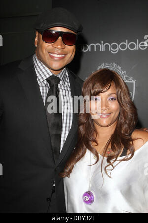 LL Cool J mit Frau Simone I Smith Fashion Night Out - The Jahrhundert Stadt Los Angeles, Kalifornien - 08.09.11 Stockfoto