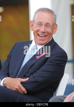 Stephen Ross Statue Engagement für Joe Robbie vor Miami Delphine 2011 Saisonauftakt zu Hause gegen die New England Patriots Miami Florida, USA - 12.09.11 Stockfoto