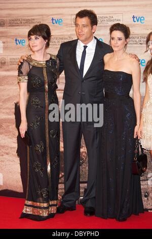 Schauspielerin Carice Van Houten, besuchen Sie Schauspieler Clive Owen und spanische Schauspielerin Pilar Lopez de Ayala "Eindringlinge" Premiere im Kursaal Palace während des 59. San Sebastian International Film Festival am 16. September 2011 in San Sebastian, Spanien. Stockfoto