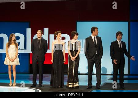 Schauspielerin Carice Van Houten, Schauspieler Clive Owen, spanische Schauspielerin Pilar Lopez de Ayala und Schauspielerin Ella Purnell 59. San Sebastian International Film Festival - "Eindringlinge" Premiere San Sebastian, Spanien - 16.09.11 Stockfoto