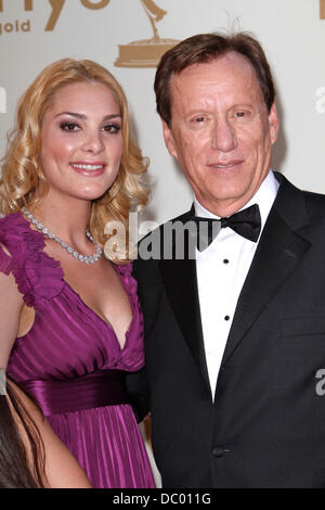 James Woods und Ashley Madison statt der 63. Primetime Emmy Awards im Nokia Theater LA LIVE - Ankünfte Los Angeles, Kalifornien - 18.09.11 Stockfoto