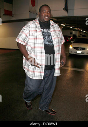 Quinton Aaron fährt "Get Lucky für Lupus LA!" Pokerturnier um den Petersen Automotive Museum Los Angeles, Kalifornien - 22.09.11 Stockfoto