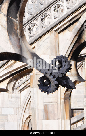 Verschiedenen gotischen Statuen von Milano Duomo, einer der die größte gotische Kirche der Welt. Stockfoto