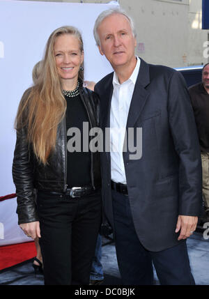 Suzy Amis und James Cameron die Cirque Du Soleil-Welt-Premiere von "Iris: A Reise in die Welt des Kinos" statt auf das Kodak Theatre Los Angeles, Kalifornien - 25.09.11 Stockfoto