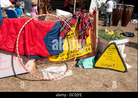 Demonstranten und Umweltaktivisten in einem Camp gegen die Verwendung von Fracking in der Nähe Balcombe, Sussex, UK Stockfoto