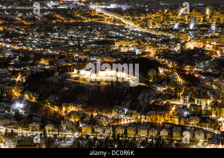 Eine Nacht-Exposition über Brasov Rumänien Stockfoto