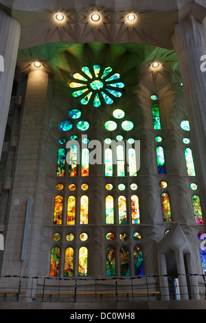 Glasfenster in La Sagrada Familia Kathedrale Barcelona Stockfoto