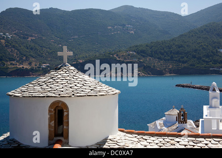 Griechische Kirchen auf der Insel Skopelos in Griechenland Agios Nikolaos und Panagitsa Tou Kirchen Pirgou Stockfoto