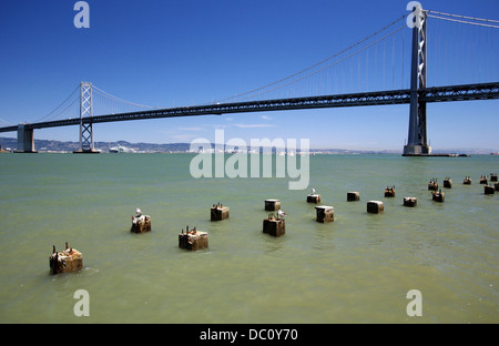 San Francisco-Oakland Bay Bridge aus dem Embarcadero - San Francisco, USA Stockfoto