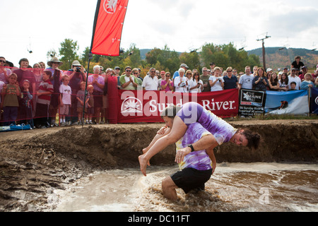 Die nordamerikanischen Frau tragen Meisterschaften. Stockfoto