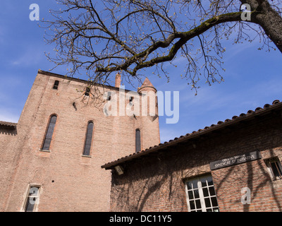 Bischofspalast in Albi. Jetzt wohnen Musée Toulouse-Latrec. Eine massive Backsteingebäude. Des Bischofs Palast, Albi, Tarn, Frankreich Stockfoto