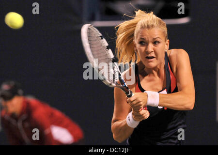 Toronto, Ontario, Kanada. 6. August 2013. Toronto, Ontario, Kanada, 6. August 2013. Agnieszka Radwanska (POL) in Aktion gegen Yanina Wickmayer (BEL) in ersten Runde Aktion während der WTA Rogers Cup im Rexall Centre in Toronto, Ontario, Kanada am 6. August. Gerry Angus/CSM/Alamy Live-Nachrichten Stockfoto