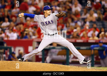 Anaheim, Kalifornien, USA. 6. August 2013. 6. August 2013 Anaheim, Kalifornien: Texas Rangers Entlastung Krug Tanner Scheppers (52) Stellplätze während der Major League Baseball Spiel zwischen den Texas Rangers und die Los Angeles Angels im Angel Stadium am 6. August 2013 in Anaheim, Kalifornien. Rob Carmell/CSM/Alamy Live-Nachrichten Stockfoto